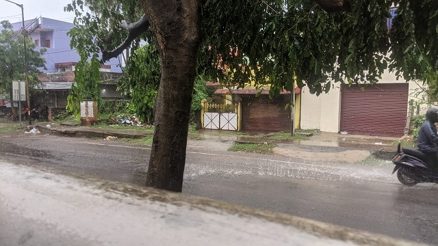 ଅସରାଏ ବର୍ଷାରେ ବୁଡିଲା ଭୁବନେଶ୍ୱର, ରାସ୍ତା ଲହଡ଼ି ଭାଙ୍ଗିଲା ପାଣି 