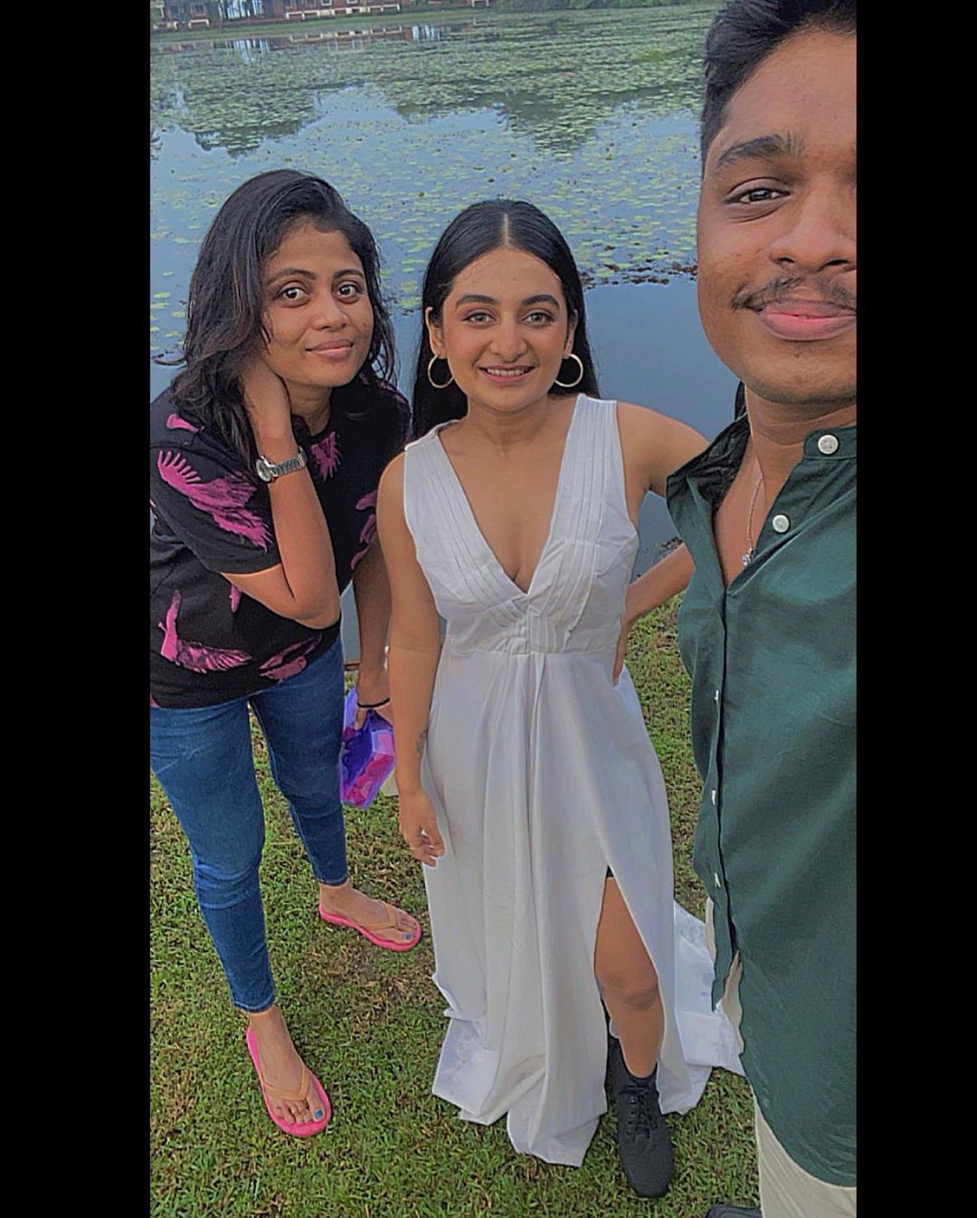 പല വേഷത്തില്‍, പല നിറത്തില്‍ നിറഞ്ഞാടി എസ്തർ: വൈറലായി പുത്തന്‍ ചിത്രങ്ങള്‍