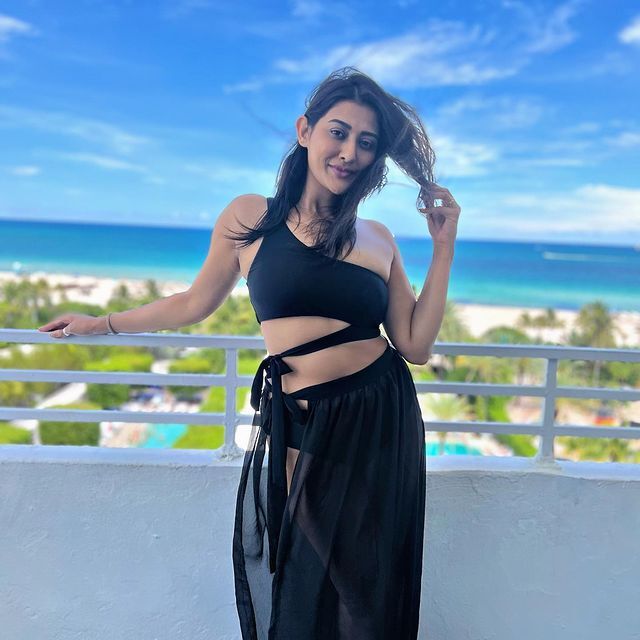 పూజా జవేరీ మైండ్ బ్లోయింగ్ (ఫోటోస్)