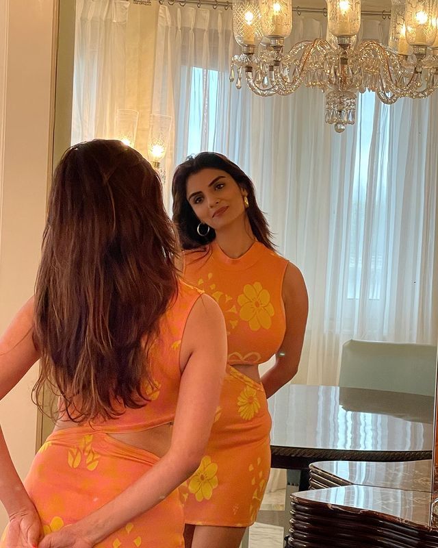   అందాలతో రచ్చ చేస్తున్న రవితేజ హీరోయిన్