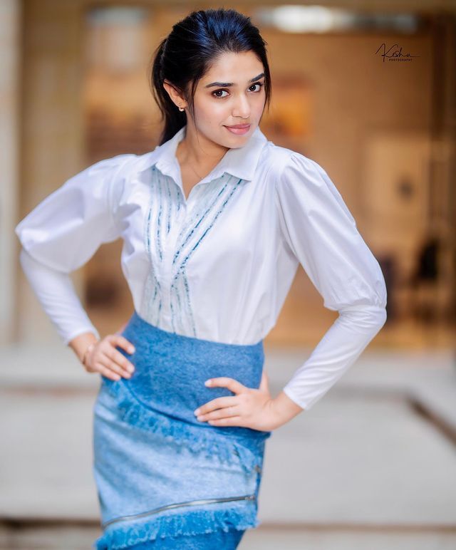 కృతిశెట్టి మైమరిపించే అందాలు