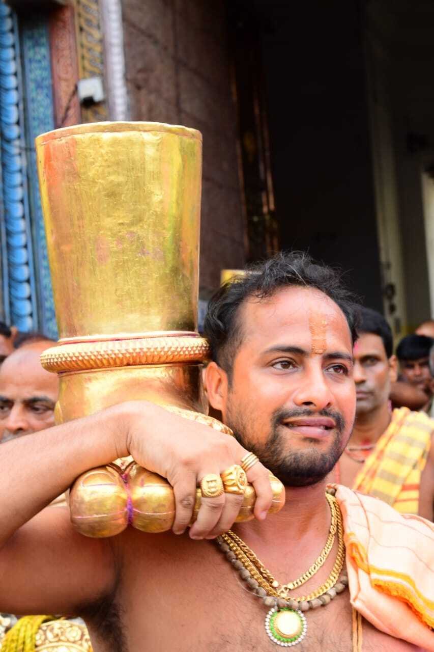 ଫଟୋରେ ମହାପ୍ରଭୁଙ୍କ ସୁନାବେଶ ପ୍ରସ୍ତୁତି... 