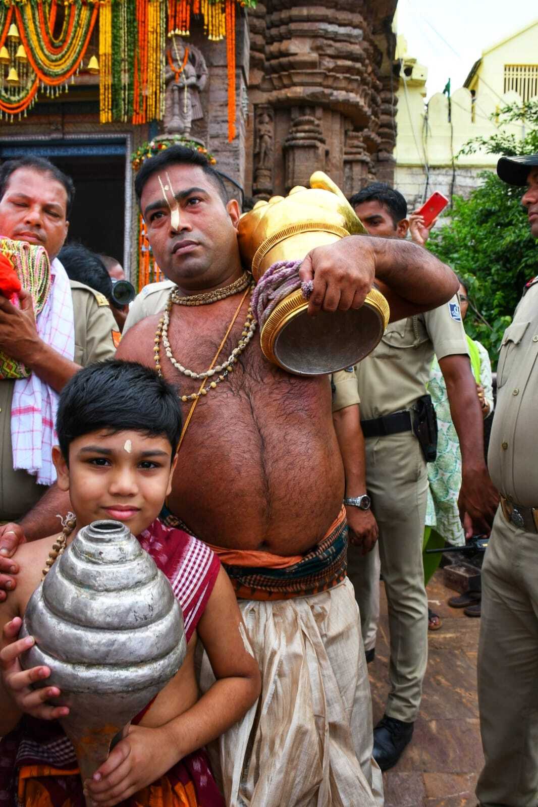 ଫଟୋରେ ମହାପ୍ରଭୁଙ୍କ ସୁନାବେଶ ପ୍ରସ୍ତୁତି... 