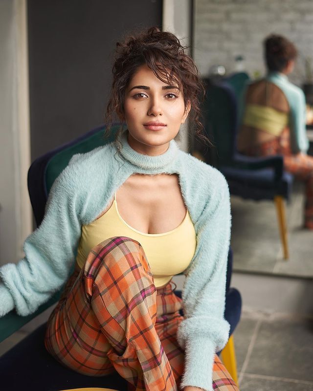  ఔట్ స్టాండింగ్  రుహాని శర్మ