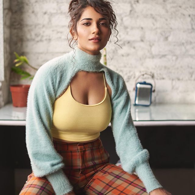  ఔట్ స్టాండింగ్  రుహాని శర్మ