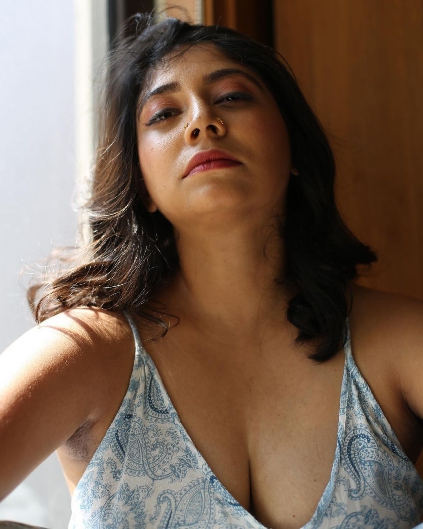 മറ്റാരേയും കുറിച്ചല്ല, എല്ലാം എന്നെക്കുറിച്ച് മാത്രം: പുത്തന്‍ ചിത്രങ്ങളുമായി അഭയ ഹിരണ്‍മയി