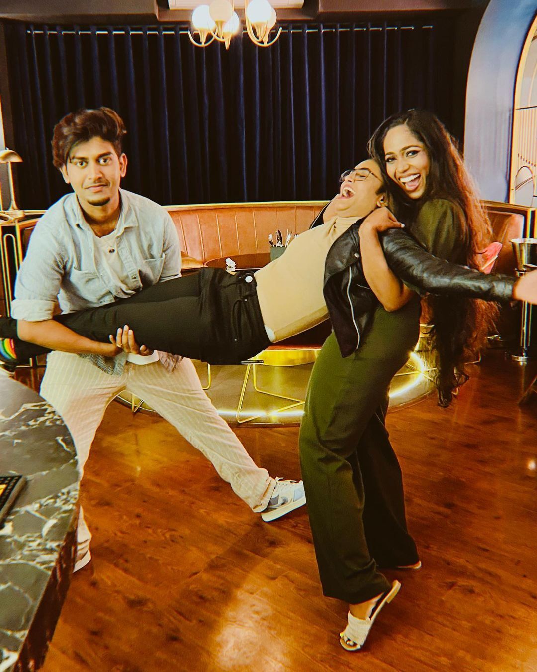  'നന്ദിയുണ്ട് വല്യണ്ണാ'...വീണ്ടും റിയാസ് സലീമിന്റെ ആറാട്ട്..ഒപ്പം ജാസ്മിനും ഡെയ്സിയും..ഇത് വേറെ ലെവലാണ്