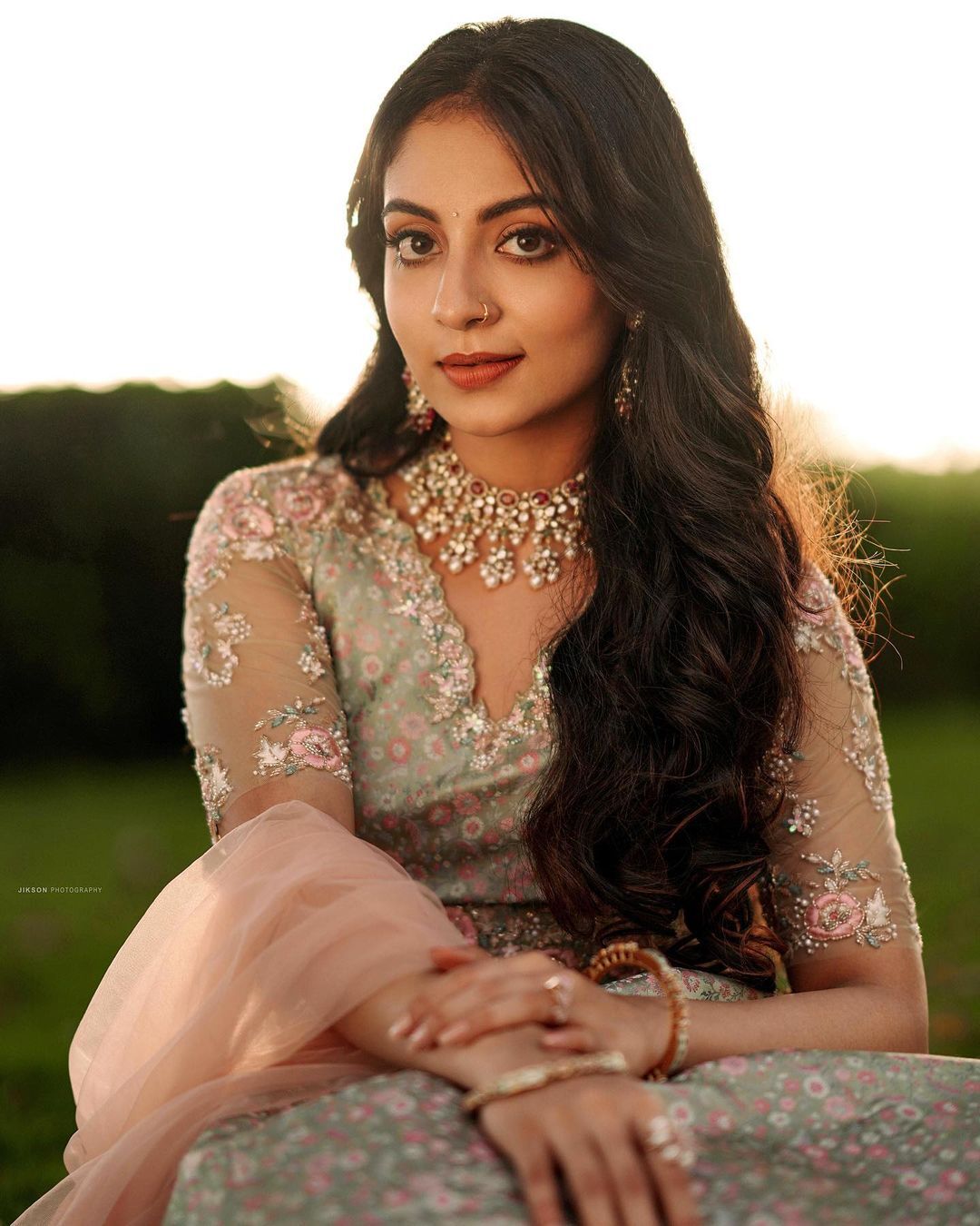 ഗ്ലാമർ ലുക്കില്‍ ഞെട്ടിച്ച് താരപുത്രി: ആരാധകർ ഏറ്റെടുത്ത് ഇഷാനി കൃഷ്ണയുടെ പുതിയ ചിത്രങ്ങള്‍