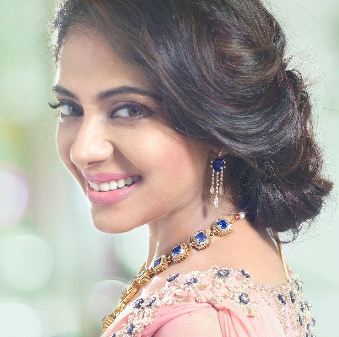  'ഇനിയെങ്കിലും പൂർണിമ ആ രഹസ്യം വെളിപ്പെടുത്തണം'..ഫോട്ടോസ് കണ്ട് കണ്ണു തള്ളി ആരാധകർ..വൈറൽ