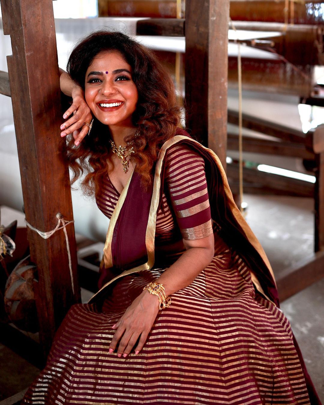  'ഇനിയെങ്കിലും പൂർണിമ ആ രഹസ്യം വെളിപ്പെടുത്തണം'..ഫോട്ടോസ് കണ്ട് കണ്ണു തള്ളി ആരാധകർ..വൈറൽ