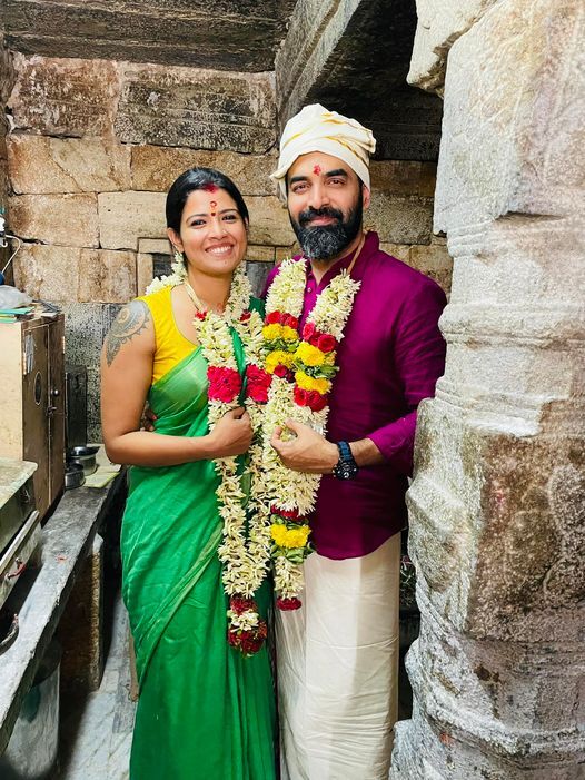   അമൃത സുരേഷിന്റേയും ഗോപി സുന്ദറിന്റേയും വിവാഹം കഴിഞ്ഞോ? സിന്ദൂരം തൊട്ട് മാലയണിഞ്ഞ് ചിത്രങ്ങൾ...ഗോപി സുന്ദറിന്റെ മറുപടി ഇങ്ങനെ