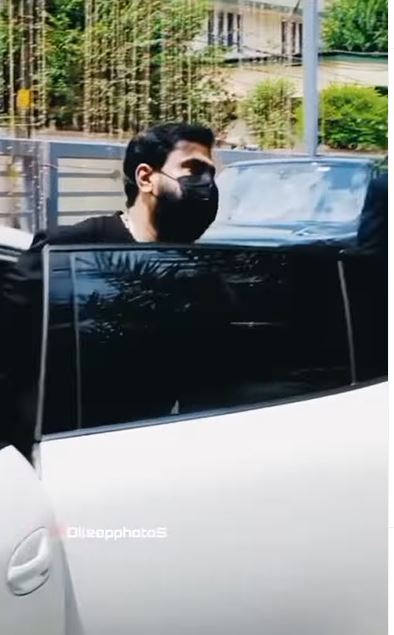 കട്ടത്താടി, കറുത്ത ഷർട്ട്, മുണ്ട്; ദിലീപിന്റെ പുത്തന്‍ ലുക്ക്, ആഘോഷമാക്കി ആരാധകർ, കേസ് മറക്കണ്ടെന്ന് മറ്റ് ചിലർ