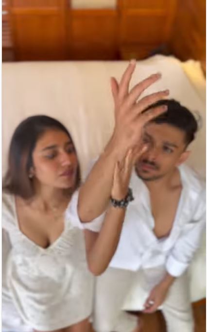 ഹോട്ട് ലുക്കില്‍ റംസാനൊപ്പം തകർത്താടി പ്രിയവാര്യർ: ശ്രദ്ധേയമായി പുത്തന്‍ ലുക്ക്