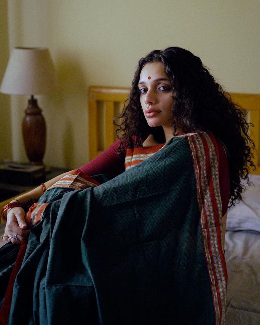 സാരിയില്‍ സ്റ്റൈലന്‍ ലുക്കില്‍ ആന്‍ അഗസ്റ്റിന്‍: അതിഗംഭീരമെന്ന് ആരാധകർ