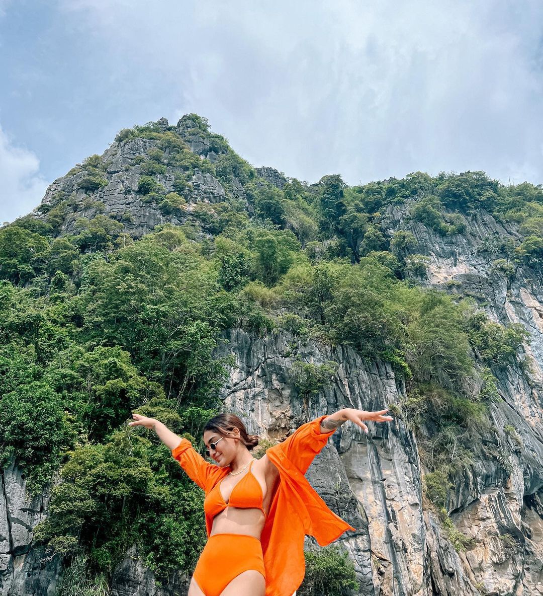   ടൂ ഹോട്ട്.. ഒടുക്കത്തെ ലുക്കും...തായ്ലാന്റിൽ സാനിയ ഇയ്യപ്പന്റെ ആറാട്ട്..വൈറലായി ഫോട്ടോകൾ