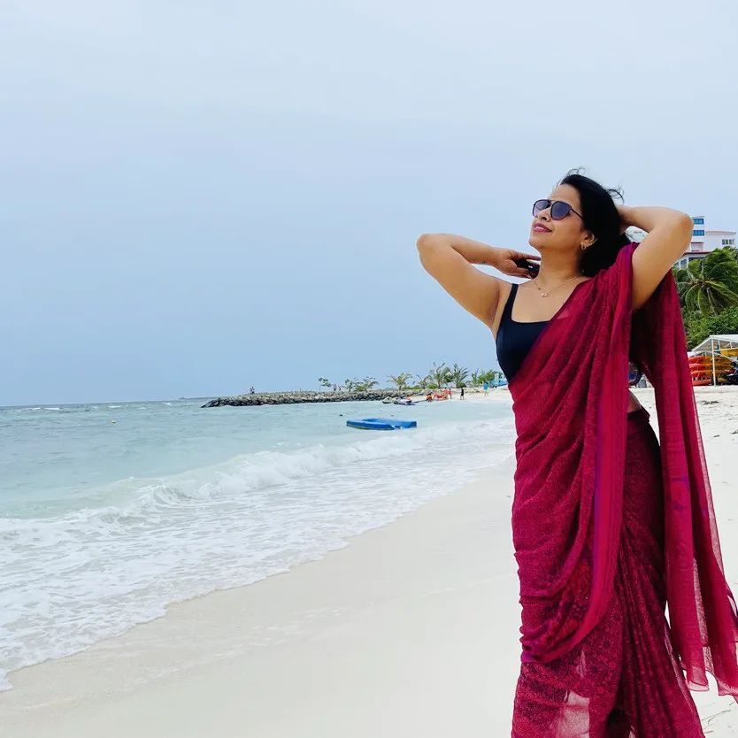 ഒരു രക്ഷയുമില്ല...സാരിയിലെ സുന്ദരിയെന്നാൽ സാധിക എന്ന് പറയേണ്ടി വരുമോ?വൈറലായി നടിയുടെ ചിത്രങ്ങൾ 