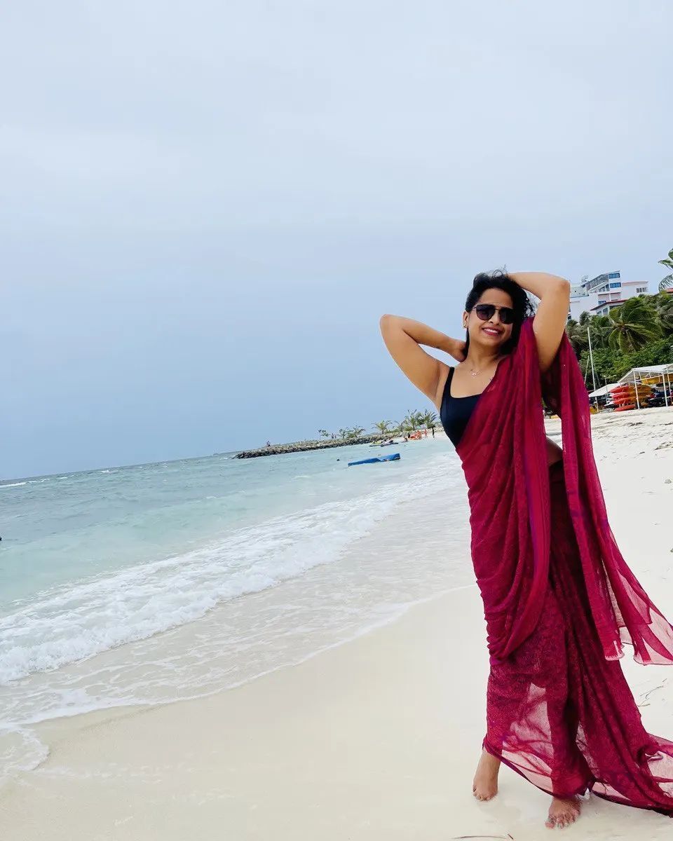 ഒരു രക്ഷയുമില്ല...സാരിയിലെ സുന്ദരിയെന്നാൽ സാധിക എന്ന് പറയേണ്ടി വരുമോ?വൈറലായി നടിയുടെ ചിത്രങ്ങൾ 