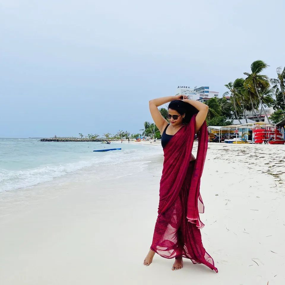 ഒരു രക്ഷയുമില്ല...സാരിയിലെ സുന്ദരിയെന്നാൽ സാധിക എന്ന് പറയേണ്ടി വരുമോ?വൈറലായി നടിയുടെ ചിത്രങ്ങൾ 