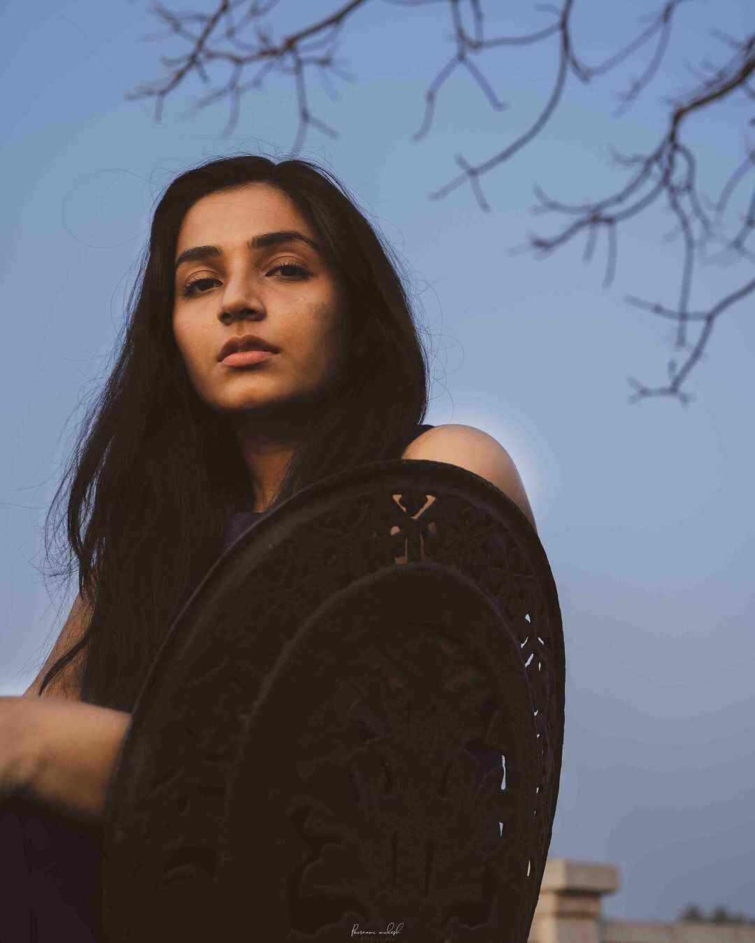 ഇത് താന്‍ഡാ ഏന്‍  സ്റ്റൈല്‍: ഇത് തെലങ്കിനായുള്ള പുത്തന്‍ ലുക്ക്, രജിഷയുടെ പുതിയ ചിത്രം വൈറലാവുന്നു