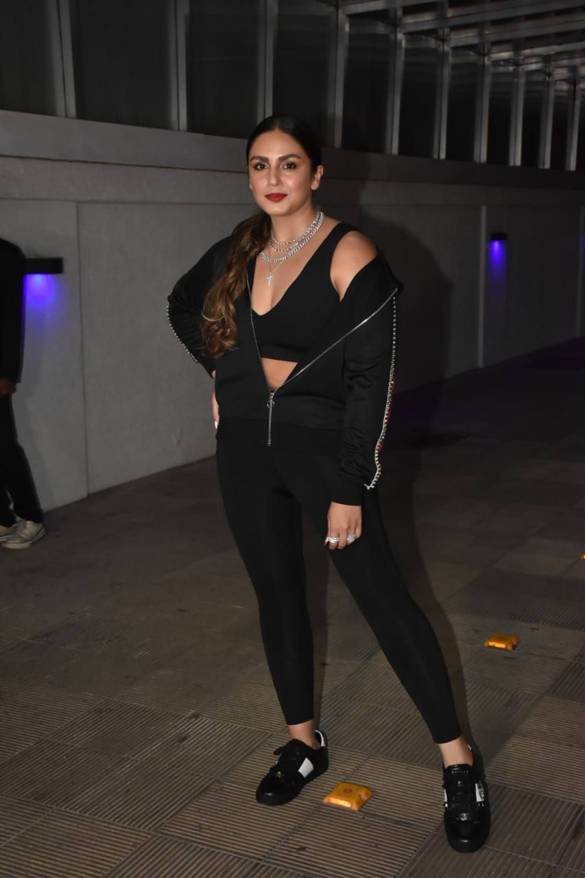 जन्मदिन पर ब्लैक स्पोर्ट्स ब्रा में नजर आईं हुमा कुरैशी, फैंस ने की जमकर तारीफ