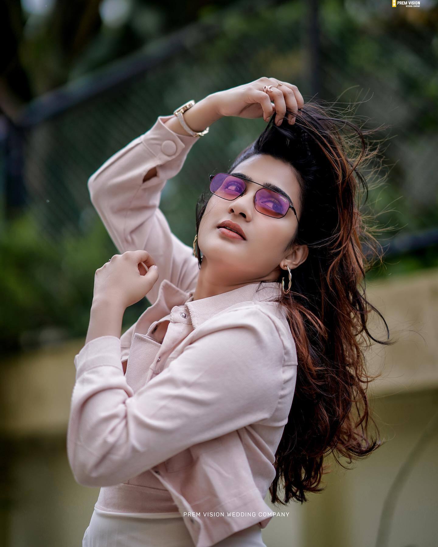 ചിരിയും ക്യൂട്ട്‌നെസും വിട്ടൊരു കളിയില്ല...ഇത് കലക്കിയല്ലോ അദിതി..