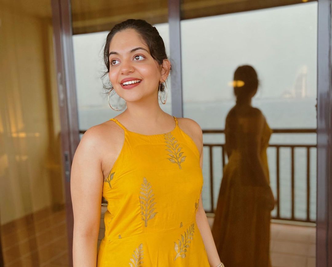 മാൽദ്വീവ്സ് ചിത്രങ്ങൾ അവസാനിക്കുന്നില്ല: അടിപൊളി ലുക്കിൽ അഹാന, വൈറൽ ചിത്രങ്ങൾ