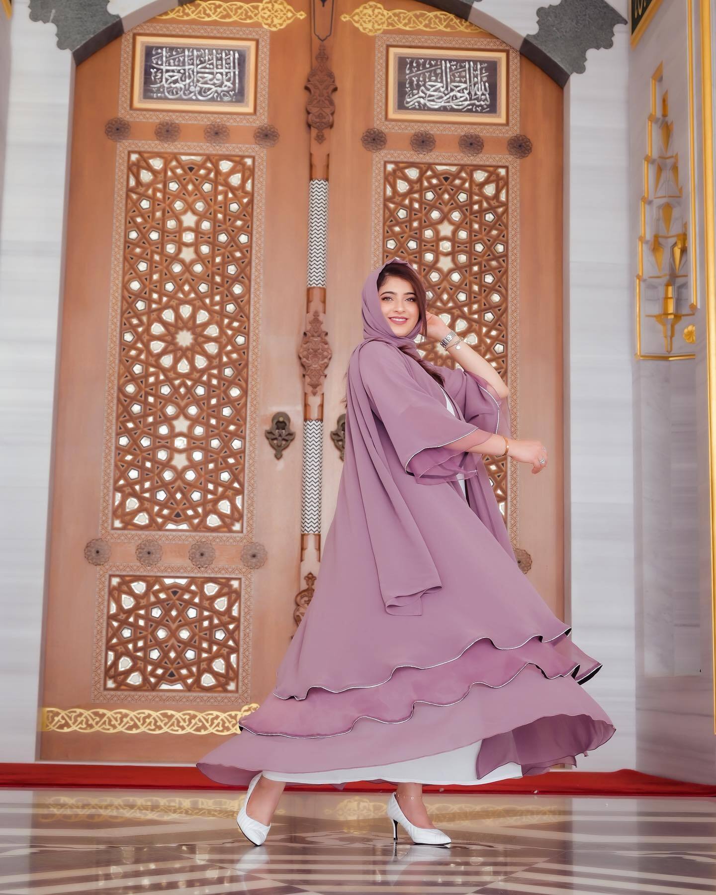 മൊഞ്ചത്തി പെണ്ണെ ഐമാ റോസ്മീ...; കിടിലന്‍ ചിത്രങ്ങളുമായി താരം