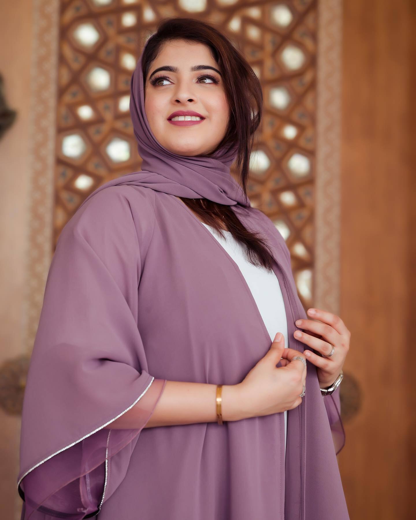 മൊഞ്ചത്തി പെണ്ണെ ഐമാ റോസ്മീ...; കിടിലന്‍ ചിത്രങ്ങളുമായി താരം