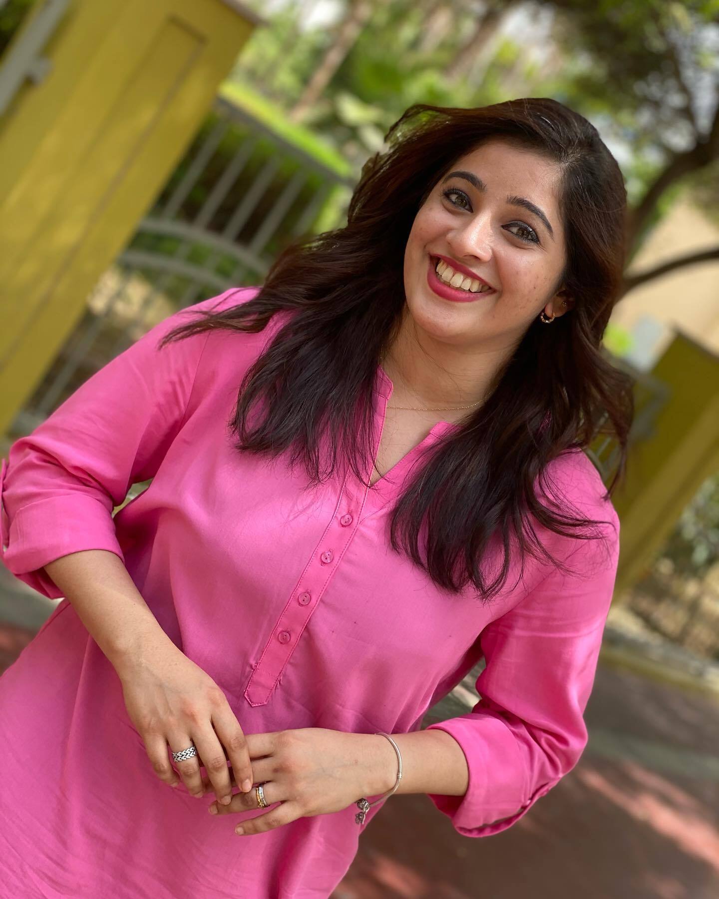 മൊഞ്ചത്തി പെണ്ണെ ഐമാ റോസ്മീ...; കിടിലന്‍ ചിത്രങ്ങളുമായി താരം