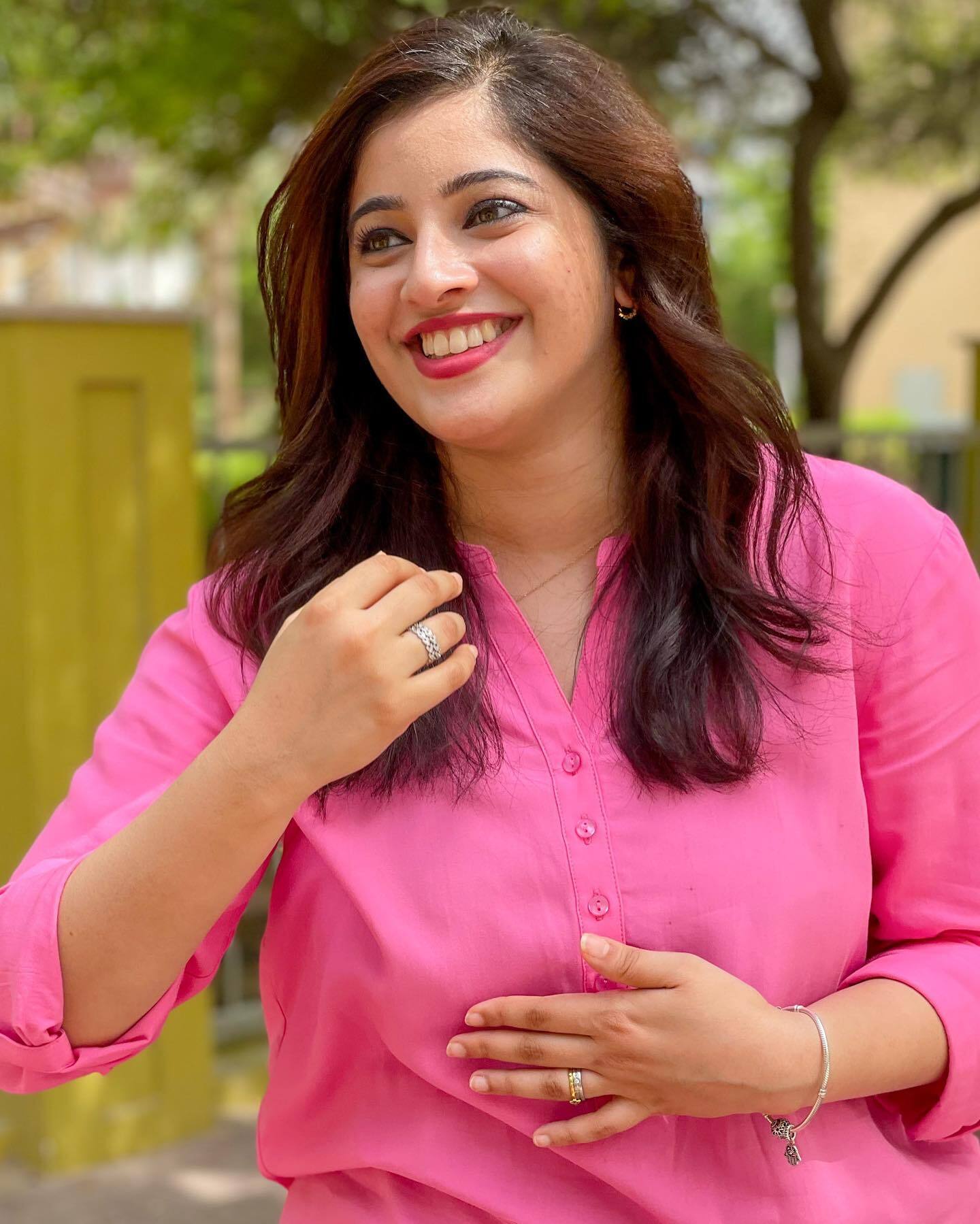 മൊഞ്ചത്തി പെണ്ണെ ഐമാ റോസ്മീ...; കിടിലന്‍ ചിത്രങ്ങളുമായി താരം