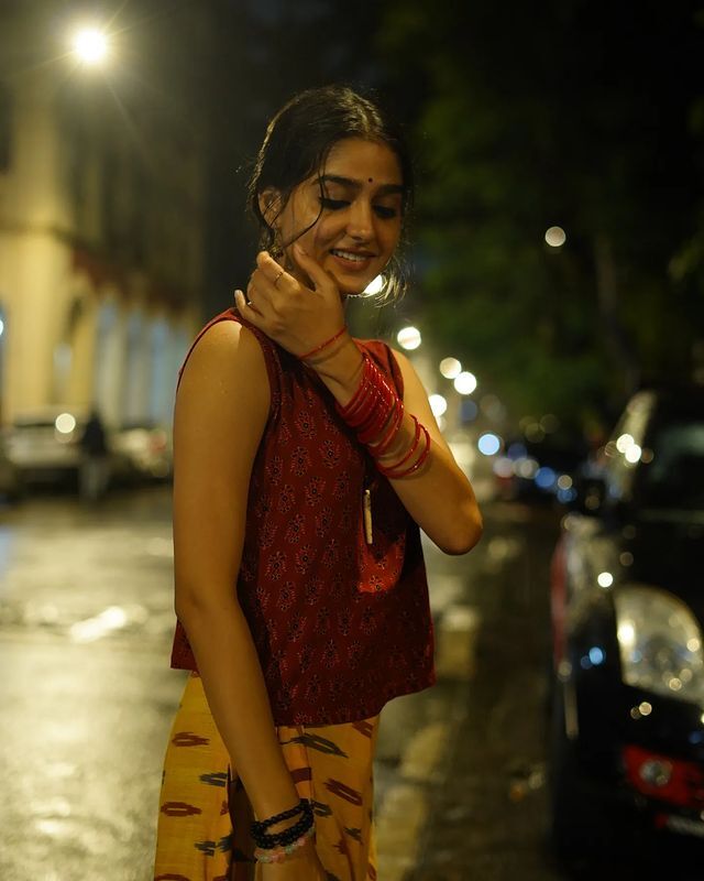 ഇതിനിയും തീര്‍ന്നില്ലേ..? കലക്കന്‍ ചിത്രങ്ങളുമായി അനശ്വര