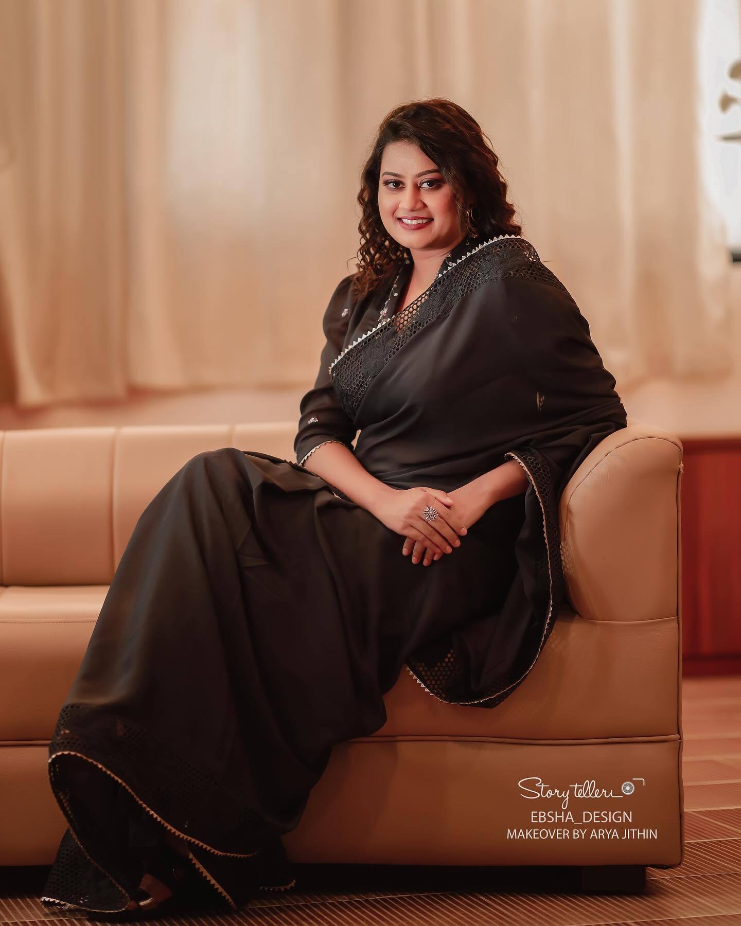 ജോര്‍ജുകുട്ടിയുടെ മകള്‍ തന്നെയല്ലേ ഇത്; സാരിയില്‍ കിടുക്കി അന്‍സിബ, വൈറല്‍ ചിത്രങ്ങള്‍