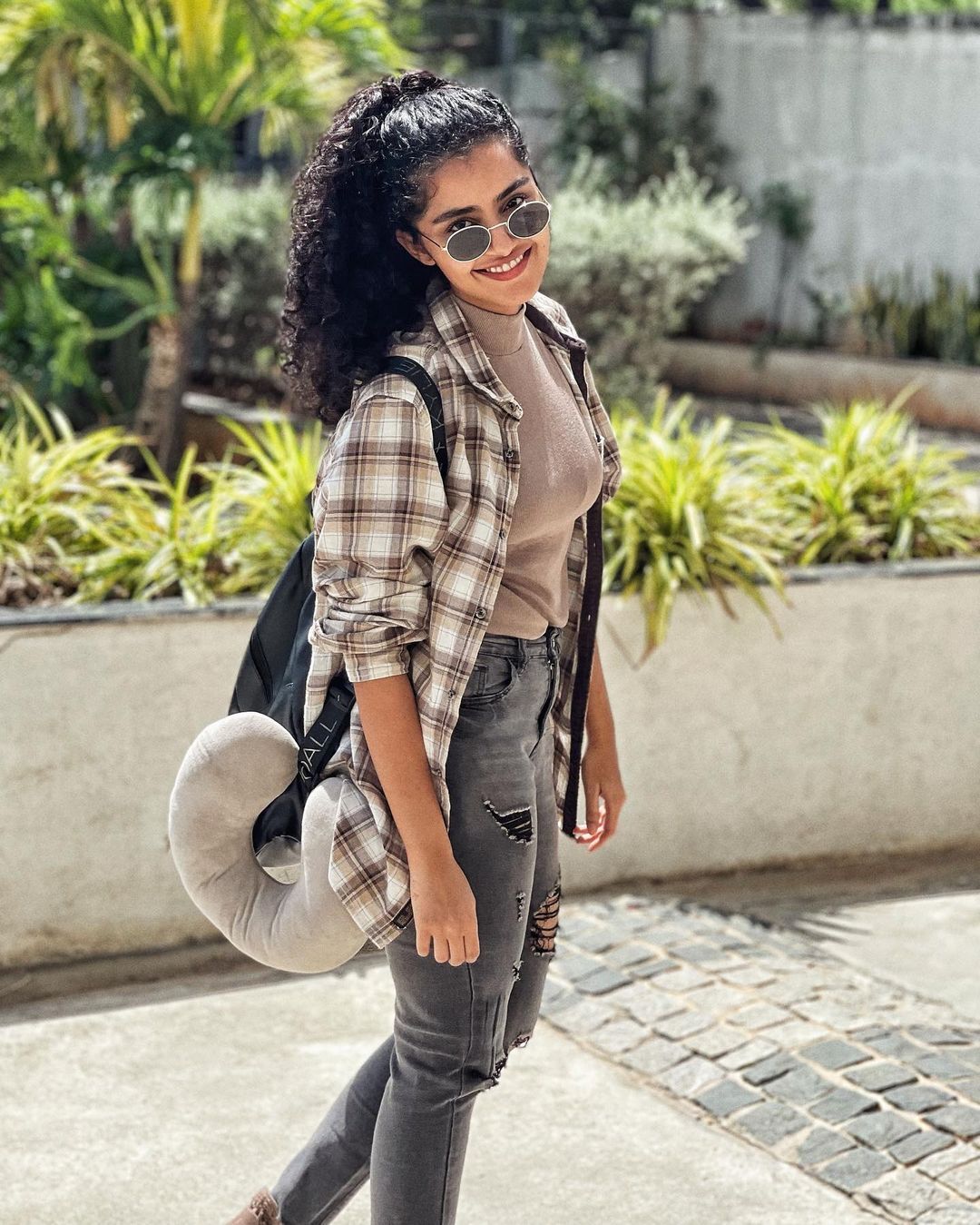 അനുപമ... ഇറ്റ്‌സ് യൂ... ക്യൂട്ട് ഒപ്പം ഹോട്ടും; അടിപൊളിയെന്ന് സോഷ്യല്‍ മീഡിയ