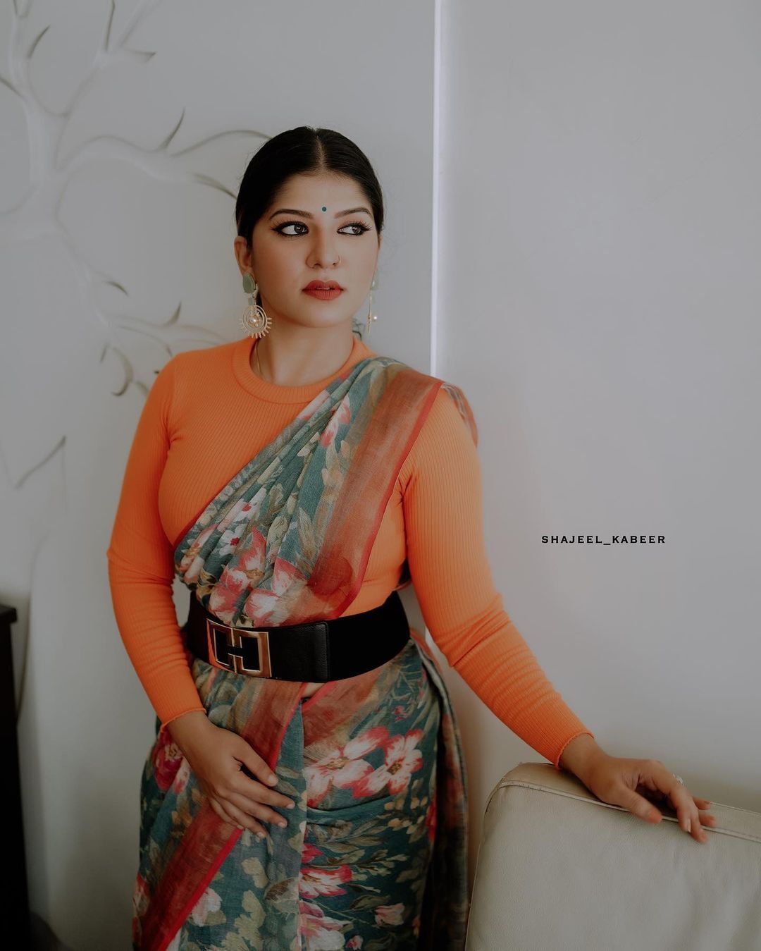 മുടിയന്‍ ചേട്ടന്റെ പൂജയല്ലേ ഇത്; അശ്വതിയുടെ കിടിലന്‍ ചിത്രങ്ങള്‍