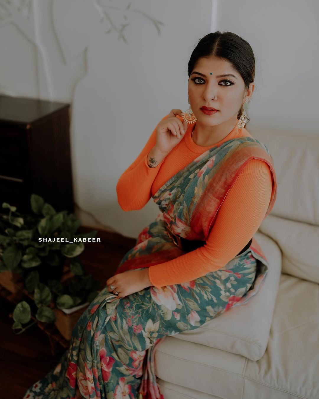 മുടിയന്‍ ചേട്ടന്റെ പൂജയല്ലേ ഇത്; അശ്വതിയുടെ കിടിലന്‍ ചിത്രങ്ങള്‍