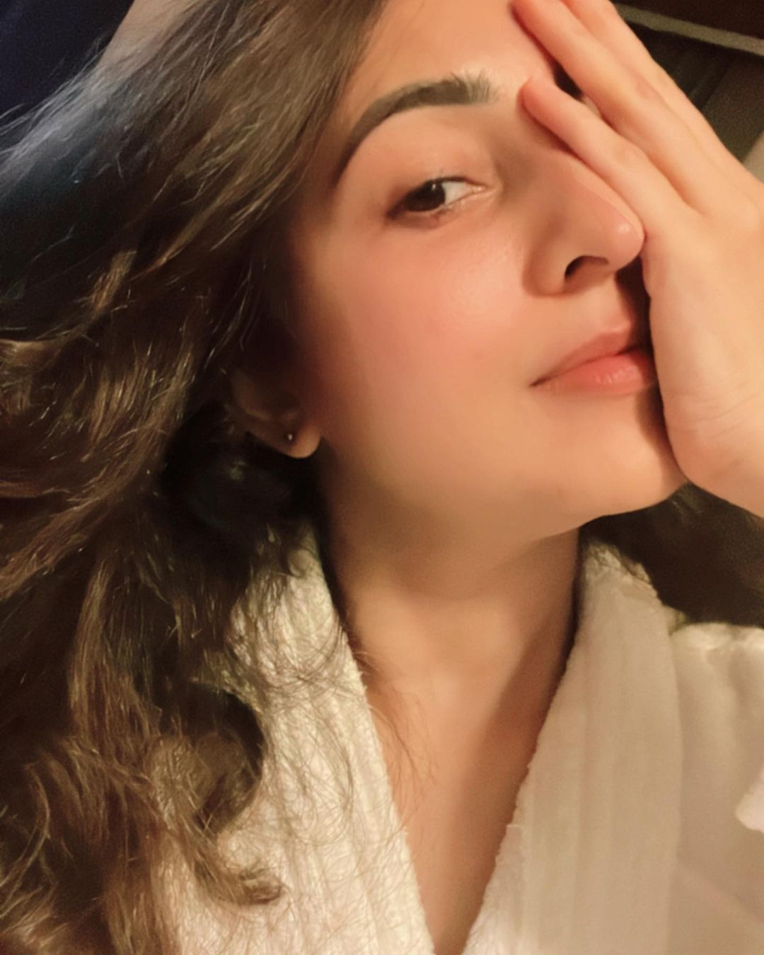 ഇതെന്നാ മമ്മൂക്കയാണോ, ഇത്ര ഗൗരവം, ലുക്ക് പൊളിയാണ് ഭാമ, സ്റ്റൈലിഷായിട്ടുണ്ട്, വൈറലായി കൂള്‍ ബ്ലൂ ചിത്രങ്ങള്‍