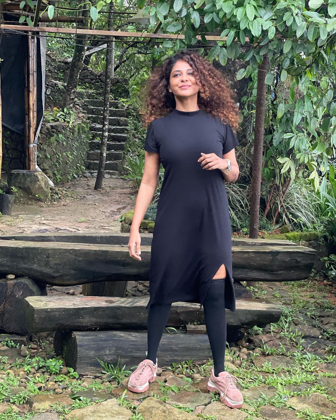 'പ്രായം റിവേഴ്‌സ് ഗിയറിലാണോ'; ഞങ്ങളുടെ സ്വന്തം സന്തൂര്‍ മമ്മി; പൂര്‍ണിമയുടെ ചിത്രങ്ങള്‍ ഏറ്റെടുത്ത് ആരാധകര്‍