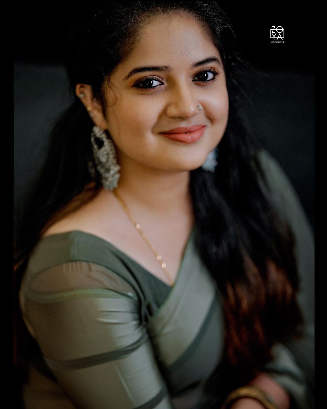 ഷഫ്‌നയാണ്...സാരിയിലാണ്...ചുമ്മാ പൊളിക്കുകയാണ്...; വൈറല്‍ ചിത്രങ്ങള്‍