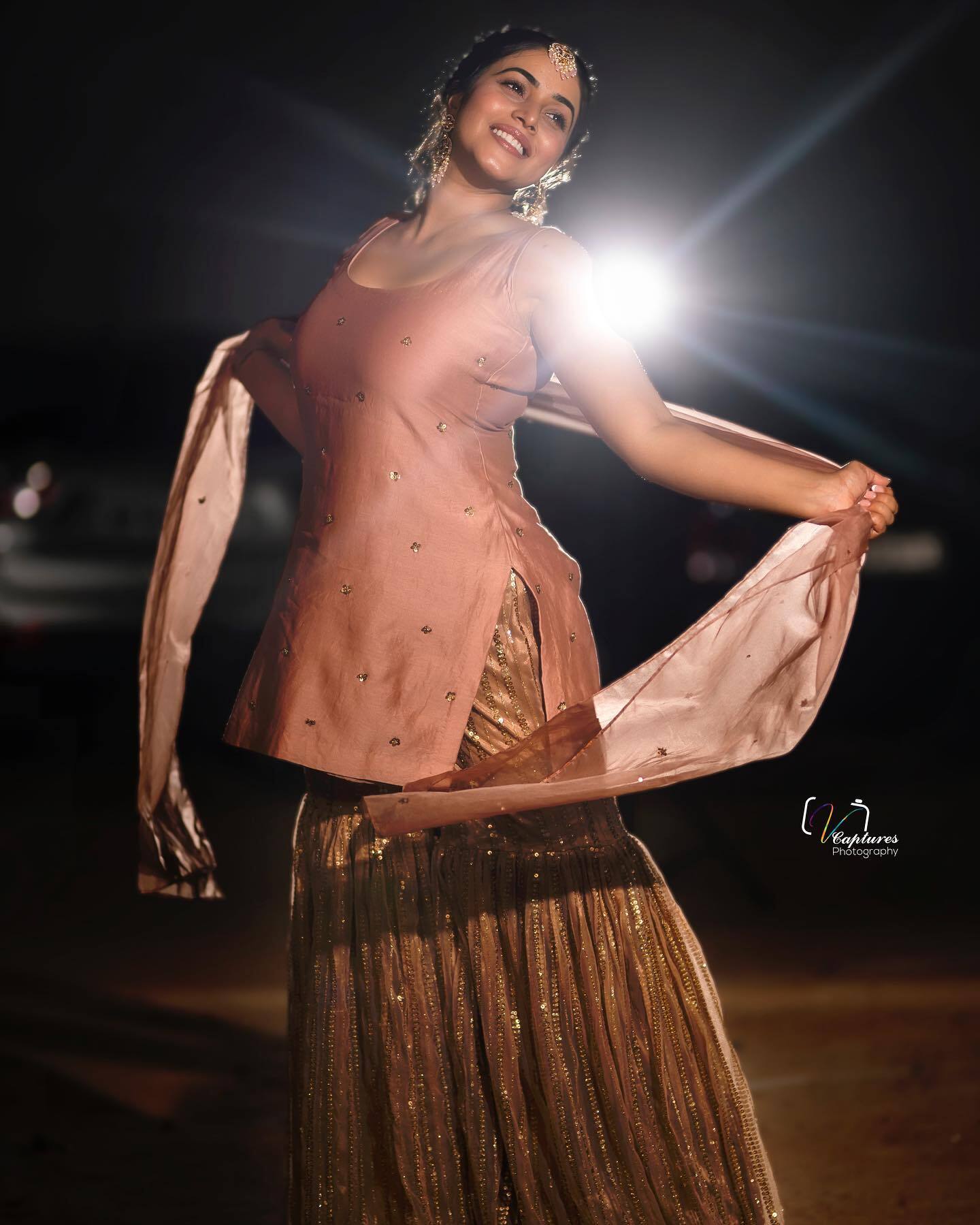 കണ്ണെടുക്കാന്‍ തോന്നില്ല.. അതാണ് ചിരിയും ലുക്കും..; ഷംന കാസിമിന്റെ തകര്‍പ്പന്‍ ഫോട്ടോകൾ