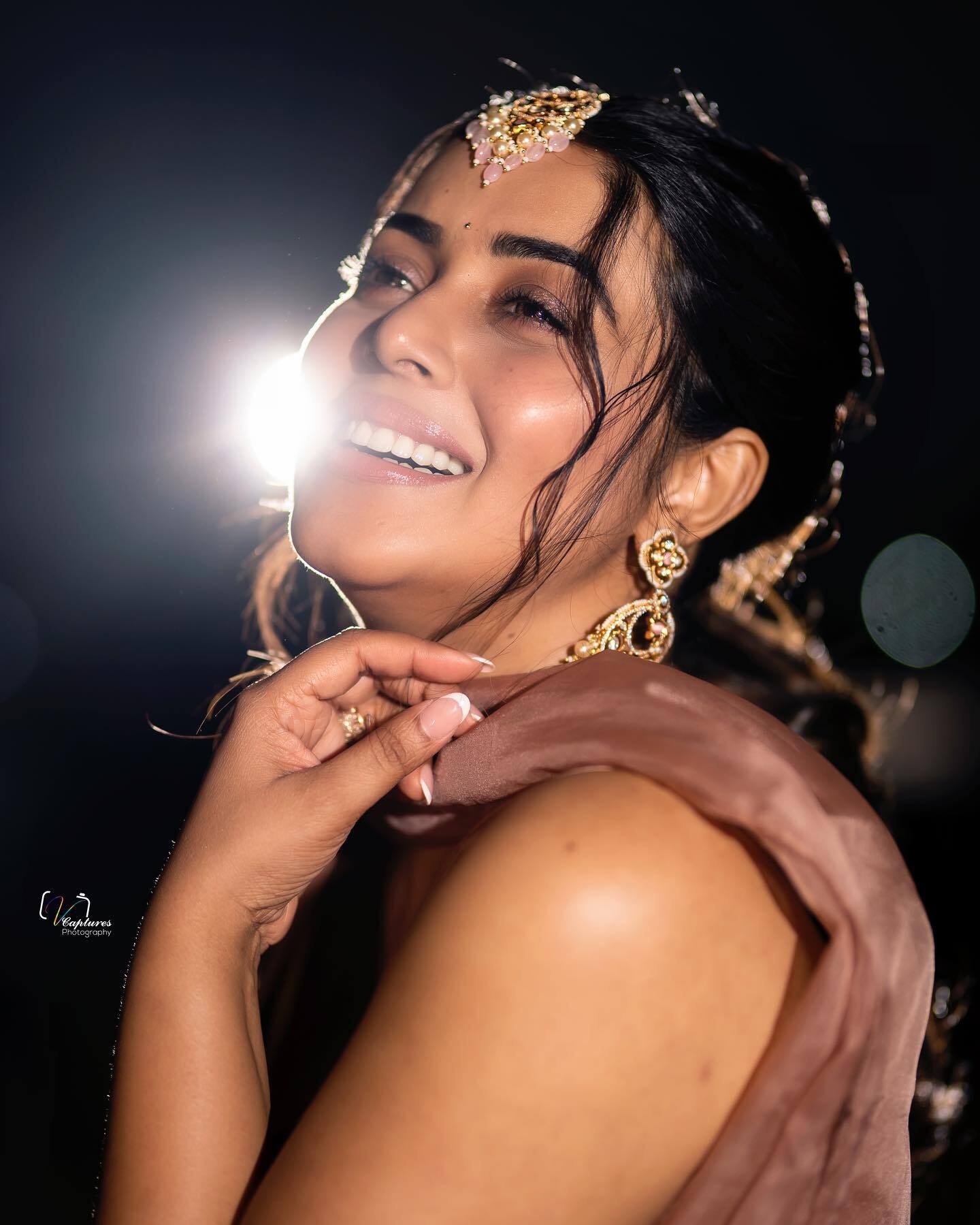 കണ്ണെടുക്കാന്‍ തോന്നില്ല.. അതാണ് ചിരിയും ലുക്കും..; ഷംന കാസിമിന്റെ തകര്‍പ്പന്‍ ഫോട്ടോകൾ