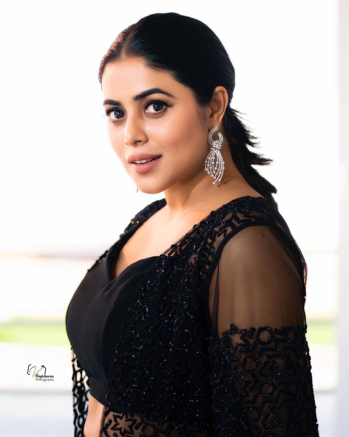 ഷംന...എത്ര സന്തോഷവതിയാണെന്ന് ഈ ചിരിയിലുണ്ട്..; വൈറല്‍ ചിത്രങ്ങള്‍