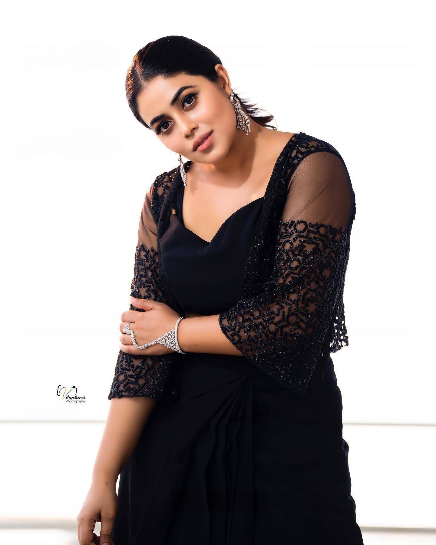 ഷംന...എത്ര സന്തോഷവതിയാണെന്ന് ഈ ചിരിയിലുണ്ട്..; വൈറല്‍ ചിത്രങ്ങള്‍