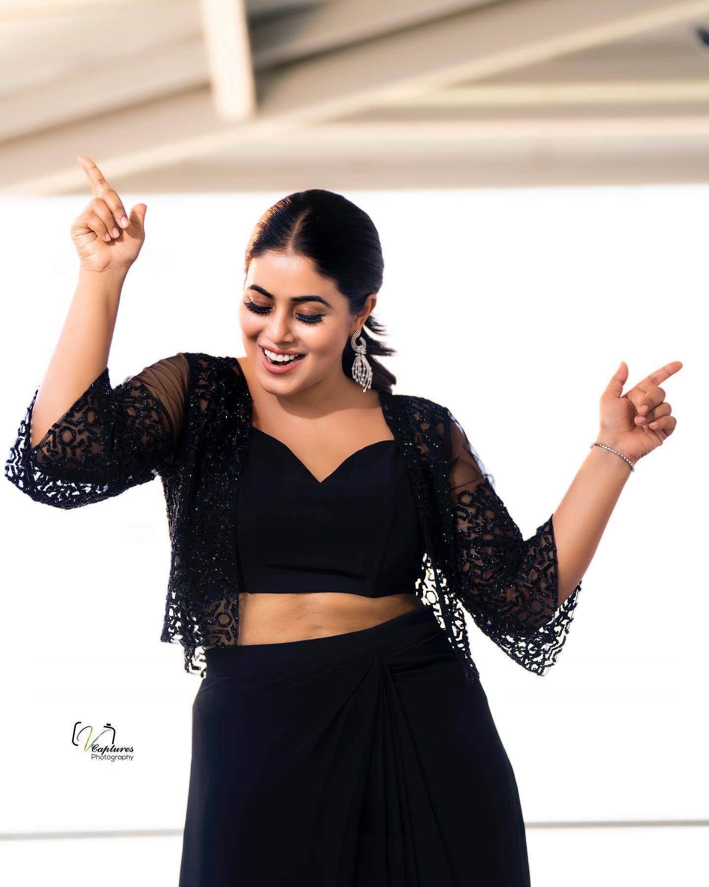 ഷംന...എത്ര സന്തോഷവതിയാണെന്ന് ഈ ചിരിയിലുണ്ട്..; വൈറല്‍ ചിത്രങ്ങള്‍