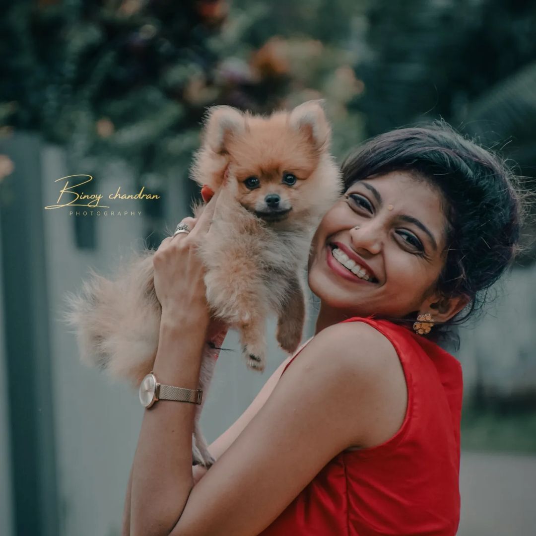 ക്യൂട്ട് എന്നല്ലാതെ എന്തു പറയാന്‍; കാപ്പുച്ചിനോക്കൊപ്പമുള്ള ശ്രുതിയുടെ അടിപൊളി ഫോട്ടോസ് ഏറ്റെടുത്ത് ആരാധകര്‍