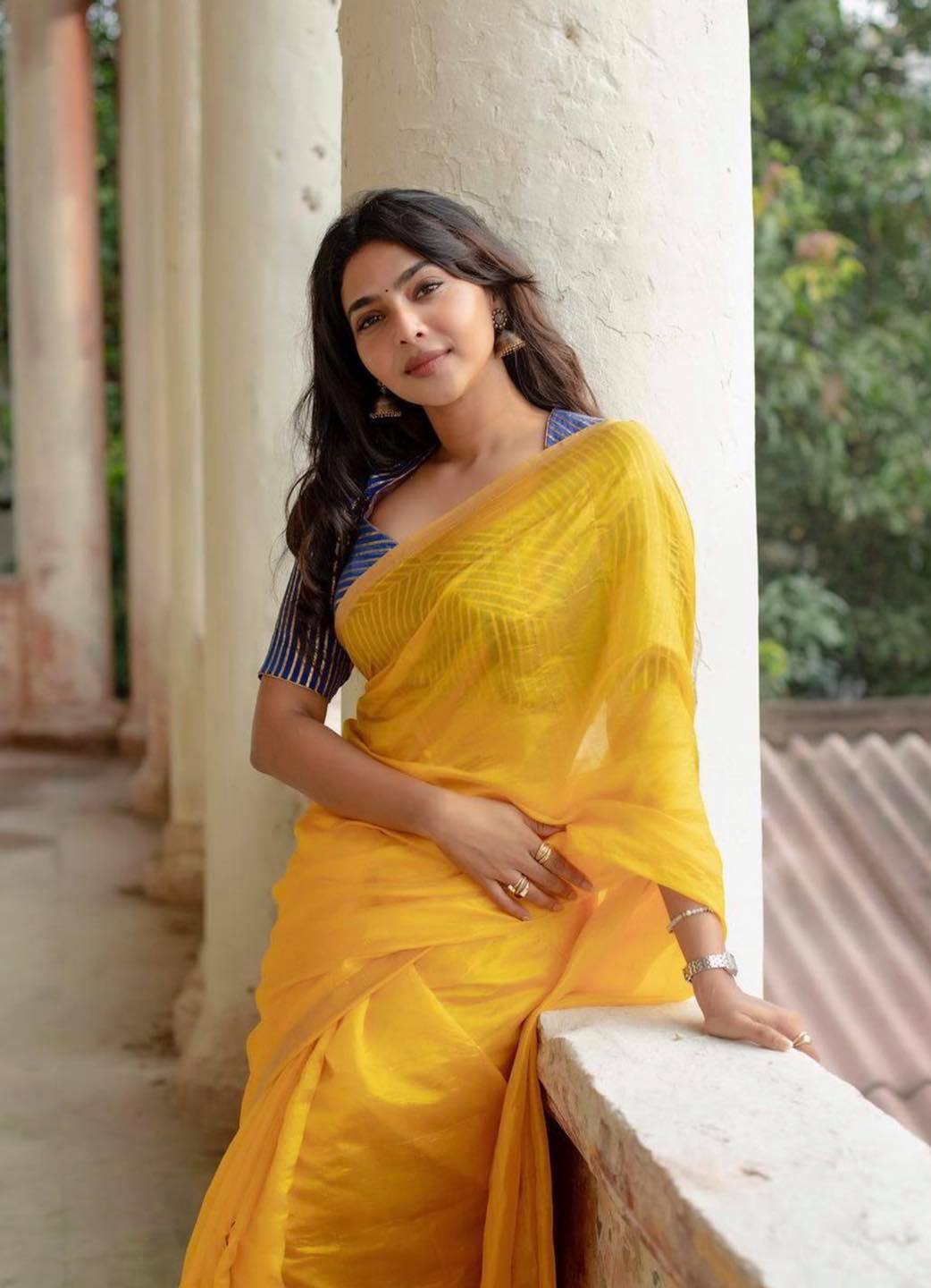 ഒരു ചിരി ..ഒരു നോട്ടം...ഐശ്വര്യ ലക്ഷ്മിയുടെ പുതിയ ചിത്രം  ഏറ്റെടുത്ത് ആരാധകര്‍