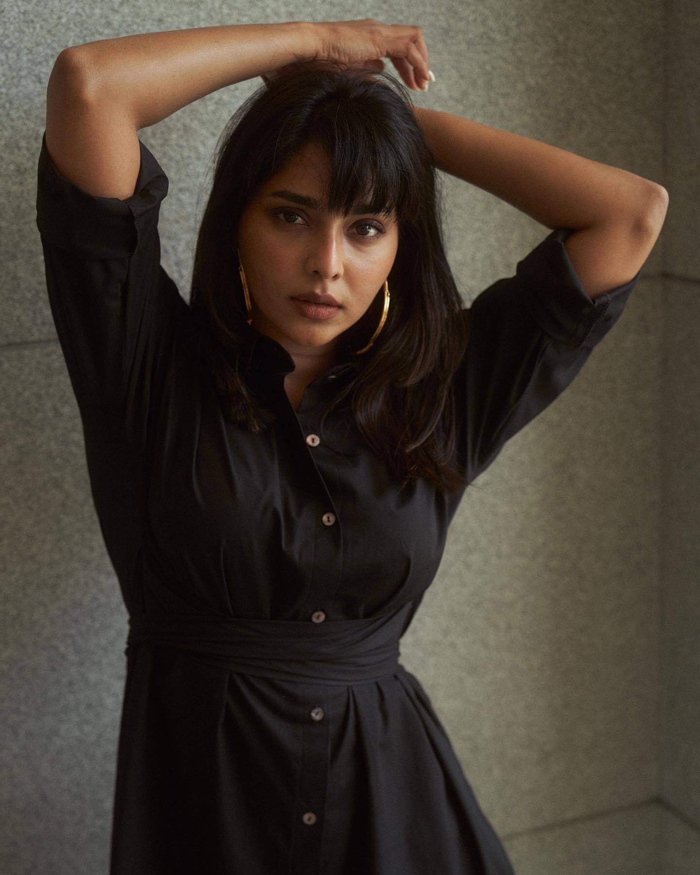 ഒരു ചിരി ..ഒരു നോട്ടം...ഐശ്വര്യ ലക്ഷ്മിയുടെ പുതിയ ചിത്രം  ഏറ്റെടുത്ത് ആരാധകര്‍