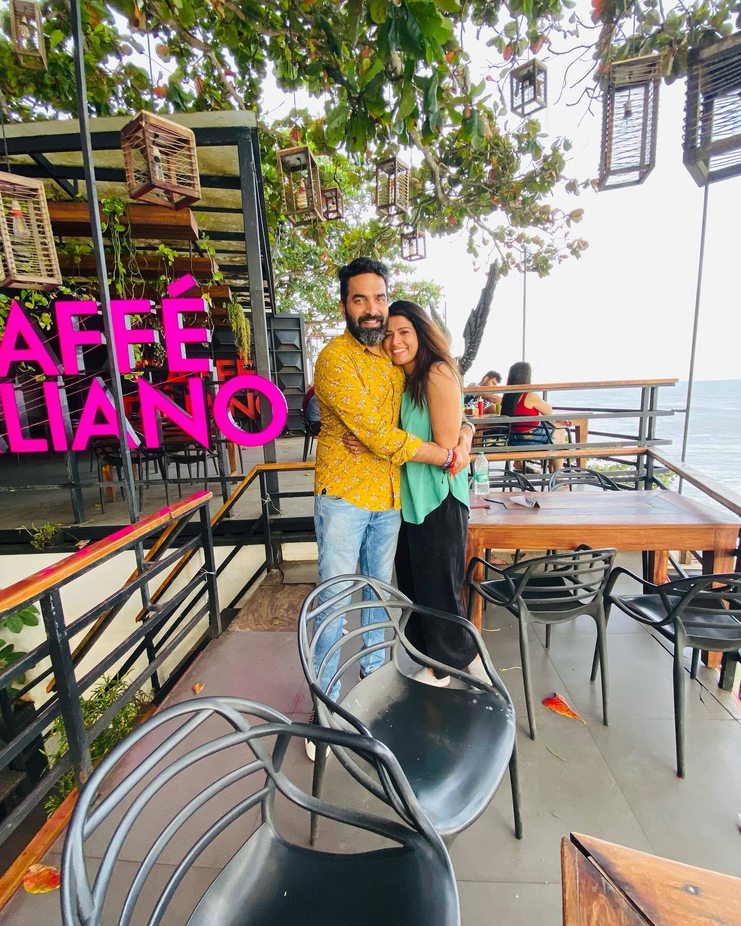 ഇനി പുതിയ കളികള്‍ മാത്രം.....ചെണ്ട കൊട്ടി ഗോപി സുന്ദര്‍ പ്രണയത്തോടെ അരികില്‍  അമൃതയും