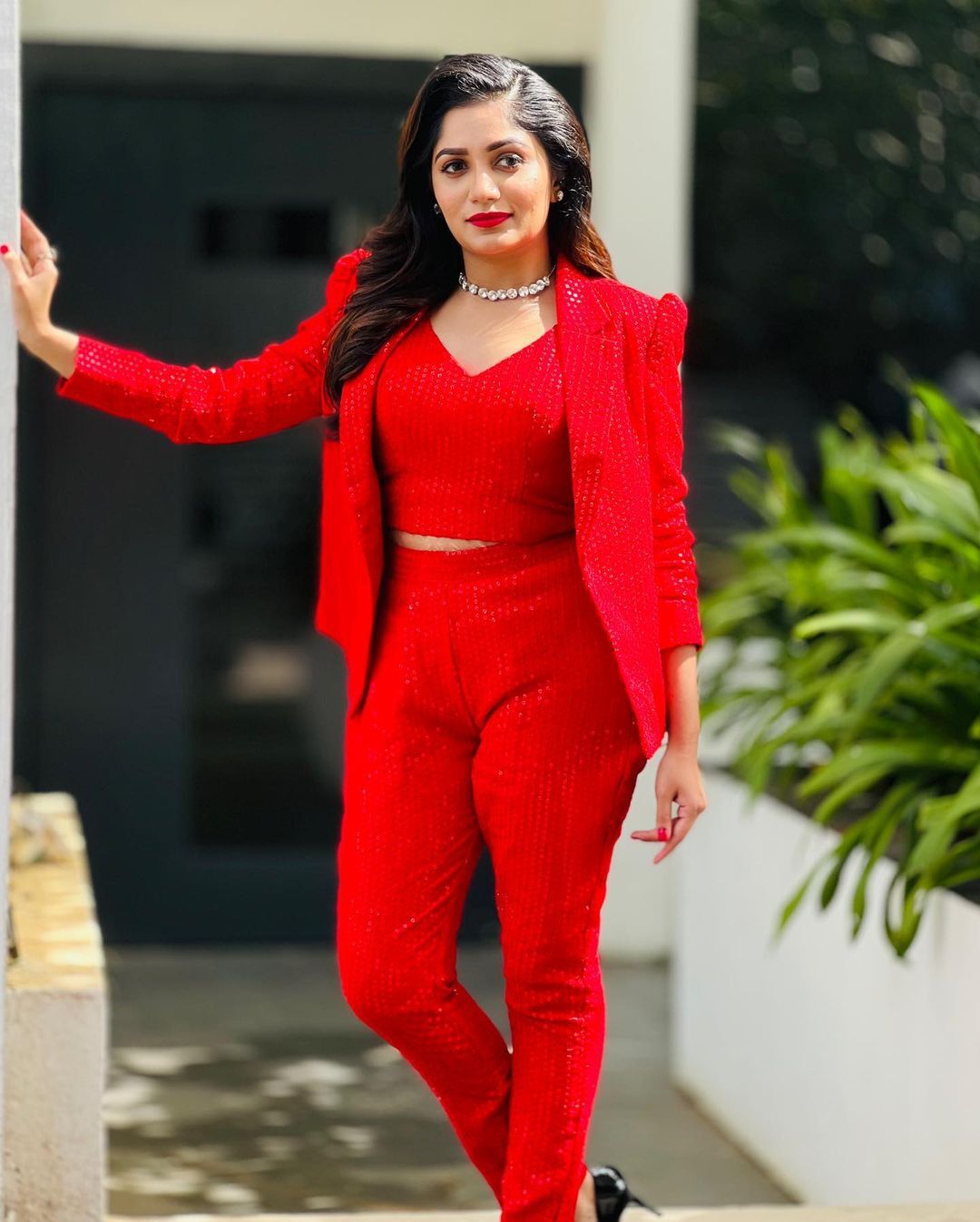 ട്രെൻഡിംങ് ലുക്കും ക്യൂട്ട് ചിരിയുമായി ആര്യ; ആരാധകരെ കയ്യിലെടുത്ത ...
