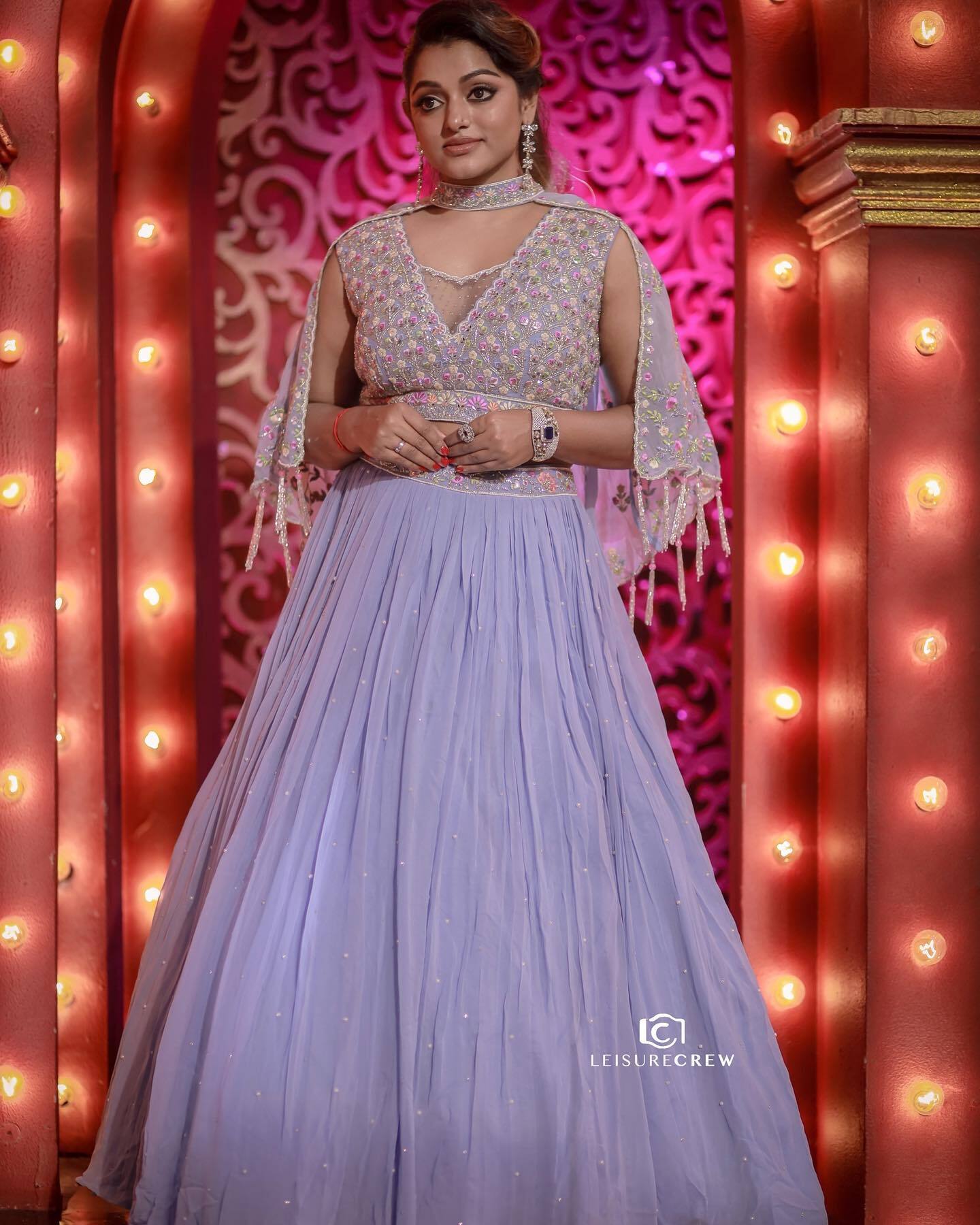 വന്നു...കണ്ടു...കീഴടക്കി; മീര അനിലിന്റെ പുതിയ ഫോട്ടോഷൂട്ടും കലക്കന്‍