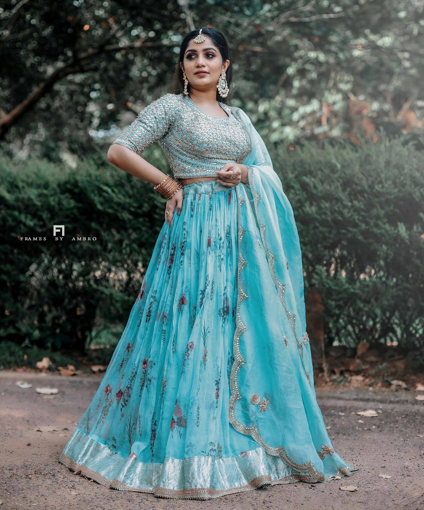 ബഡായി വിട്ടൊരു കളിയില്ല, പുത്തന്‍ തുടക്കവുമായി ആര്യ; ആശംസകളുമായി ആരാധകര്‍